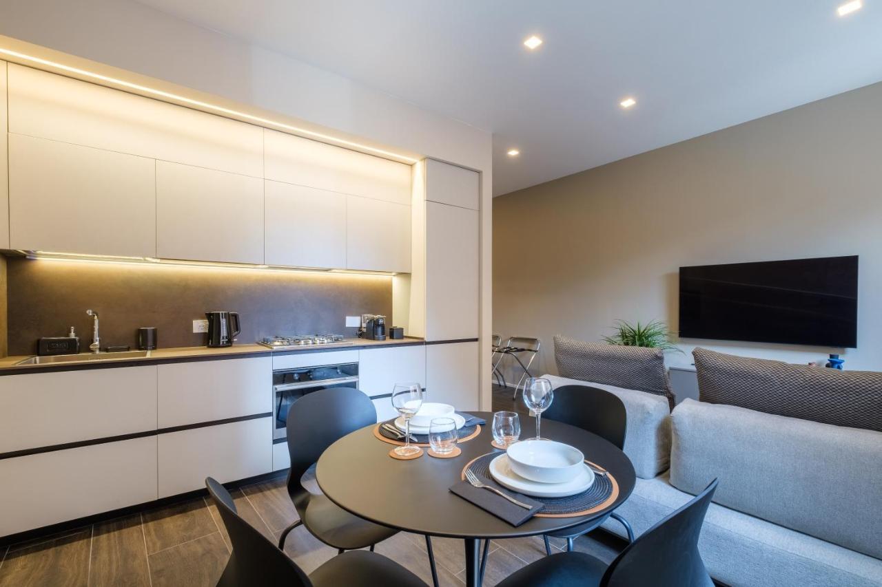 Golden Suite By Studio Vita โบโลญญา ภายนอก รูปภาพ